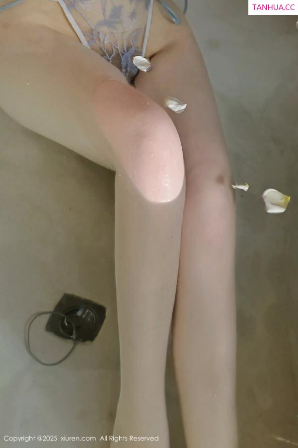   [XiuRen]高清写真图 2025.04.25 No.10199 小芭乐 黑色比基尼第47张图片